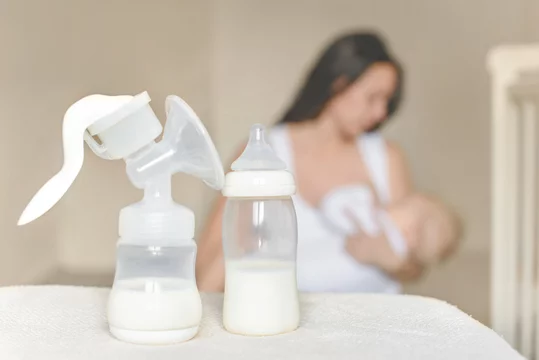 Selecting the Best Breast Pump Bag for the Modern Nursing Mother